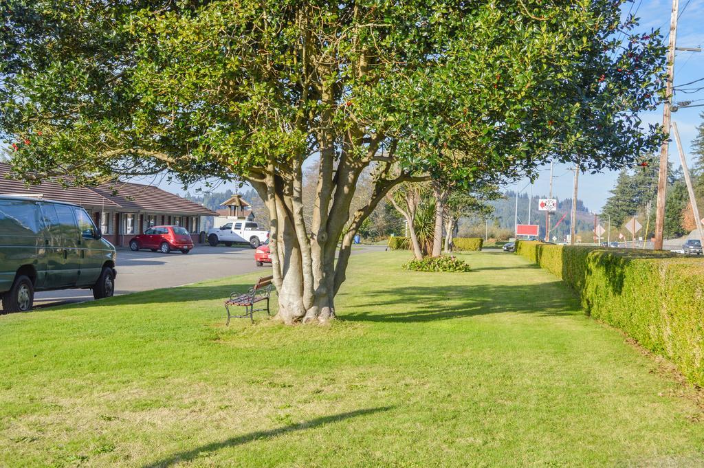 Bay Bridge Motel Норт-Бенд Экстерьер фото